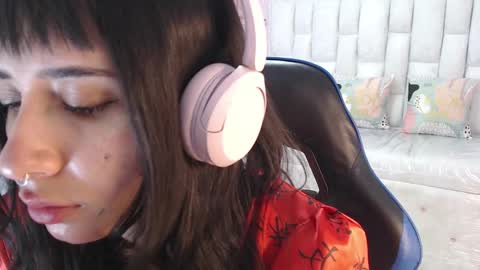 Allysa  online show from September 2025 03:35:02 PM