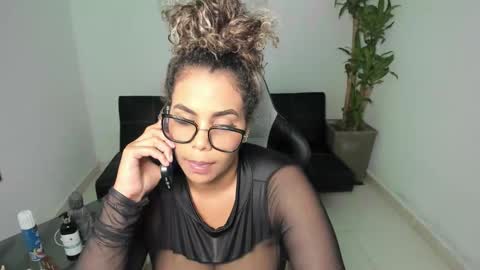 allyssann online show from January 2025 01:22:01 AM