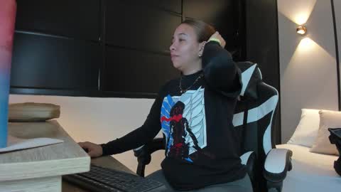 ALMA FENIX  online show from October 2025 12:38:01 PM