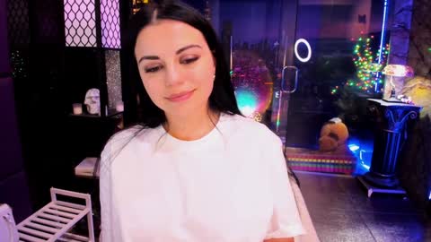 Snapshot of alma_pearl chatting on December 2024 10:06:02 AM Alma online show from December 2024 10:06:02 AM