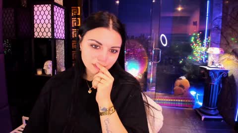 Snapshot of alma_pearl chatting on December 2024 07:29:01 AM Alma online show from December 2024 07:29:01 AM