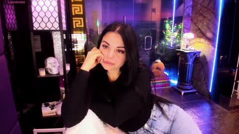 Snapshot of alma_pearl chatting on December 2024 08:02:01 AM Alma online show from December 2024 08:02:01 AM