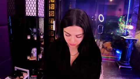 Snapshot of alma_pearl chatting on June 2026 07:55:01 AM Alma online show from June 2026 07:55:01 AM