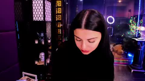 Snapshot of alma_pearl chatting on July 2026 07:07:01 AM Alma online show from July 2026 07:07:01 AM