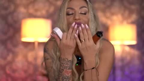 Alma online show from September 2025 07:47:01 PM