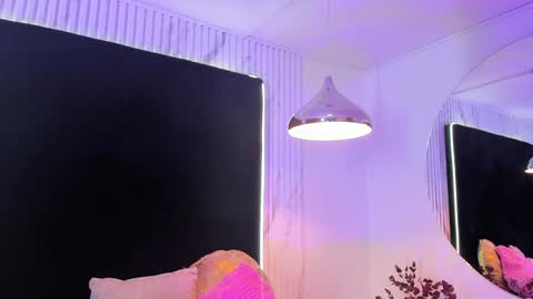 ALMENDRAEVANS online show from February 2025 06:24:01 PM