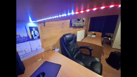 almirsex online show from November 2025 04:42:01 PM