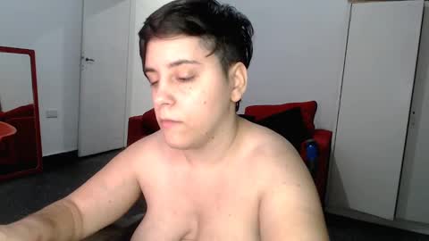 Snapshot of almondonwheels chatting on December 2024 11:08:01 PM Almond online show from December 2024 11:08:01 PM