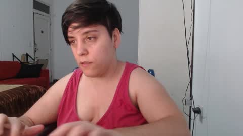 Snapshot of almondonwheels chatting on October 2025 12:00:01 AM Almond online show from October 2025 12:00:01 AM