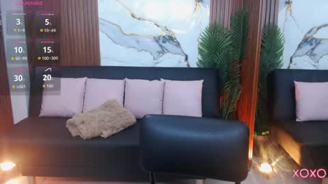 Snapshot of alonddra_tay chatting on April 2026 11:43:01 AM alonddra_tay online show from April 2026 11:43:01 AM