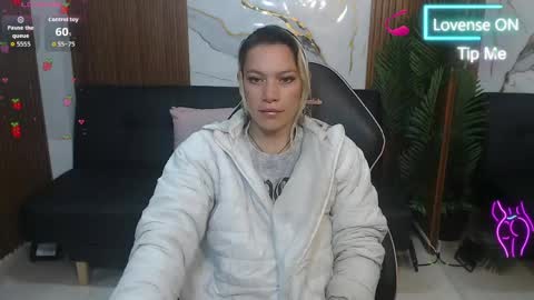 Snapshot of alonddra_tay chatting on May 2026 11:26:01 AM alonddra_tay online show from May 2026 11:26:01 AM