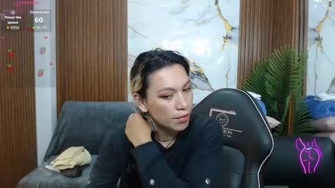 Snapshot of alonddra_tay chatting on May 2026 11:38:01 AM alonddra_tay online show from May 2026 11:38:01 AM