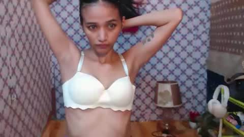 Alondra  online show from September 2025 09:22:02 AM