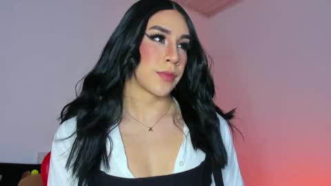 Hazel Bowie online show from October 2025 07:01:01 AM