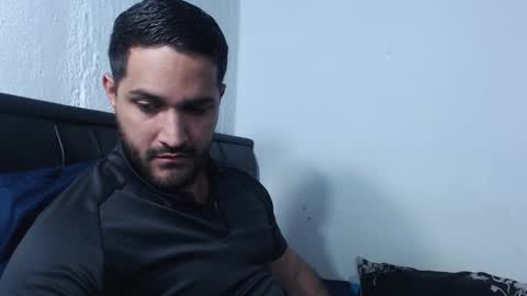 Snapshot of alonxoo chatting on December 2025 09:09:01 PM alonxoo online show from December 2025 09:09:01 PM