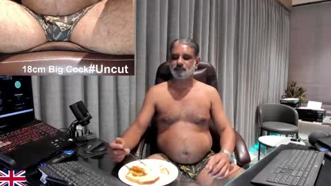 Snapshot of alpha_uk_boss chatting on April 2026 11:29:02 AM alpha_uk_boss online show from April 2026 11:29:02 AM