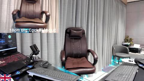 Snapshot of alpha_uk_boss chatting on April 2026 11:40:01 AM alpha_uk_boss online show from April 2026 11:40:01 AM