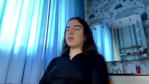 Ksenia online show from November 2025 08:36:02 AM