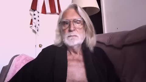 AlphaUniform online show from September 2025 03:12:01 PM