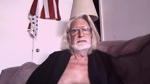 AlphaUniform online show from September 2025 06:20:01 PM