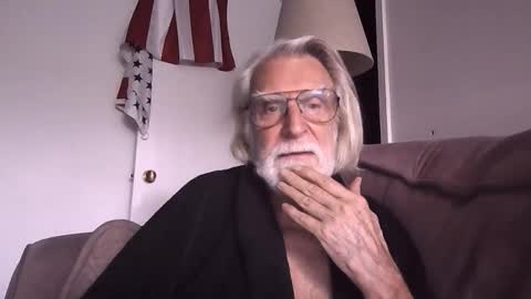 AlphaUniform online show from November 2025 04:10:02 PM