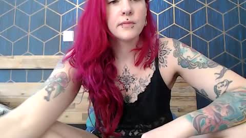 Snapshot of alternative_milf chatting on April 2026 09:54:01 AM Lily online show from April 2026 09:54:01 AM