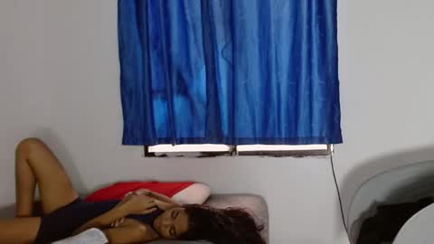 Snapshot of alucard_smith_ chatting on April 2026 04:35:01 PM Smith and lucy online show from April 2026 04:35:01 PM