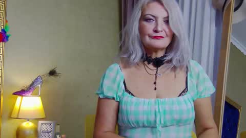 Alura Jenson online show from November 2025 08:21:02 PM