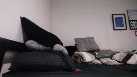 Snapshot of alynfoxx chatting on January 2025 03:27:02 AM Alyn Maria online show from January 2025 03:27:02 AM