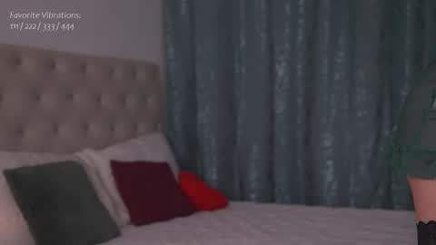 Snapshot of alyonaqueen_ chatting on February 2025 04:22:01 AM Alyona online show from February 2025 04:22:01 AM