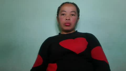 Snapshot of alypierette chatting on June 2026 07:02:01 AM alypierette online show from June 2026 07:02:01 AM