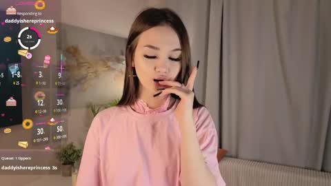 Snapshot of alyshaplescia chatting on June 2026 04:09:01 PM Mona online show from June 2026 04:09:01 PM