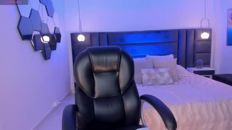 Snapshot of alyssadean_ chatting on February 2025 11:43:02 AM Aly online show from February 2025 11:43:02 AM