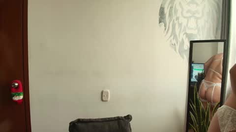 alyssia wolds online show from November 2025 11:20:02 AM