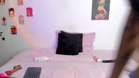 Snapshot of alyxroses chatting on March 2025 01:28:01 AM online show from March 2025 01:28:01 AM