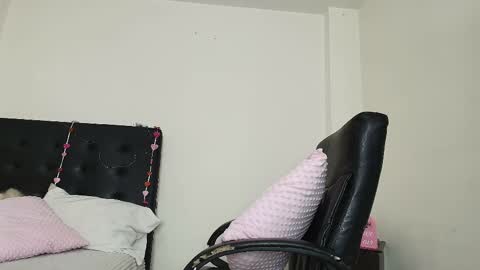 Isabella online show from February 2025 10:51:01 PM