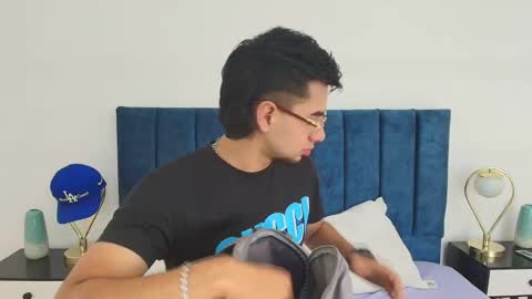 Amadeo Wild online show from March 2025 02:21:02 PM