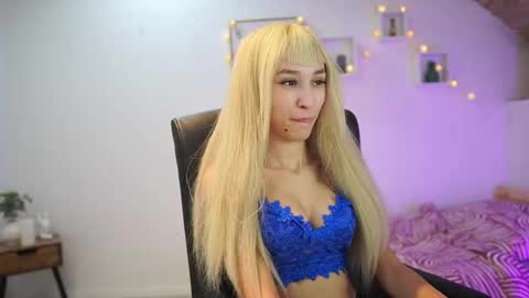 Amai  Liu online show from October 2025 07:05:02 PM