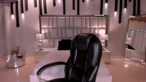 Amalia cruss online show from February 2026 08:17:02 PM