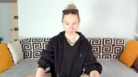 Snapshot of amalia_mio chatting on April 2026 08:51:01 AM Amalia online show from April 2026 08:51:01 AM