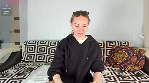 Snapshot of amalia_mio chatting on May 2026 09:03:02 AM Amalia online show from May 2026 09:03:02 AM