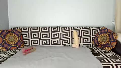 Snapshot of amalia_mio chatting on May 2026 09:25:02 AM Amalia online show from May 2026 09:25:02 AM