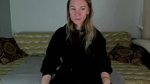 Snapshot of amalia_mio chatting on May 2026 08:21:02 AM Amalia online show from May 2026 08:21:02 AM