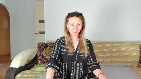 Snapshot of amalia_mio chatting on June 2026 08:28:02 AM Amalia online show from June 2026 08:28:02 AM