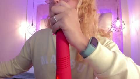 Amalia Im Back See you soon this January 7 at 10 pm Colombia time online show from February 2025 05:33:01 AM