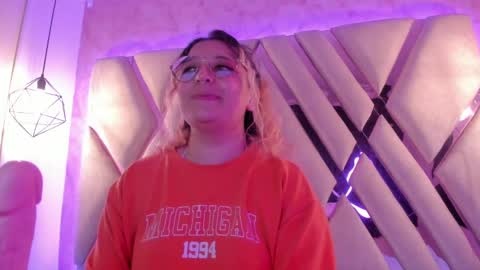 Amalia Im Back See you soon this January 7 at 10 pm Colombia time online show from February 2025 06:10:02 AM