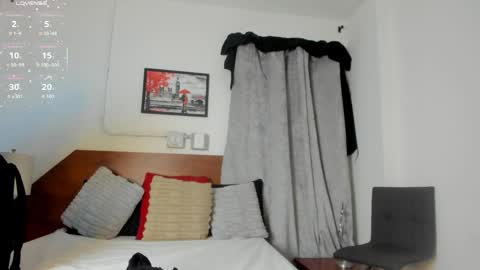 amanda29_ online show from April 2026 07:03:01 PM