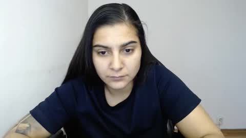 The queen of the biceps  online show from April 2026 04:46:01 AM