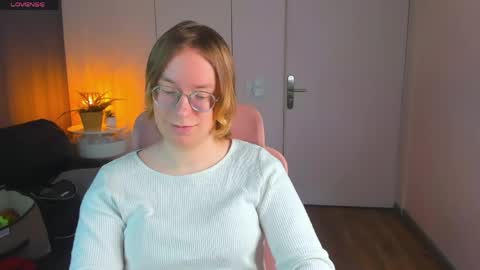Snapshot of amanda_butlerr chatting on April 2026 01:41:01 PM Hi im Amanda online show from April 2026 01:41:01 PM