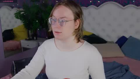 Snapshot of amanda_butlerr chatting on April 2026 10:26:01 AM Hi im Amanda online show from April 2026 10:26:01 AM